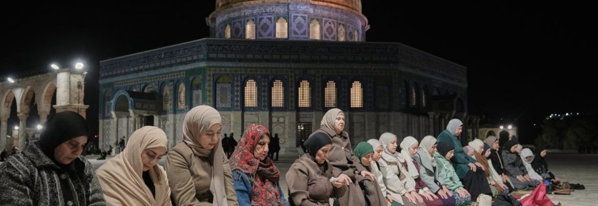 why do Muslims fast on Ashura